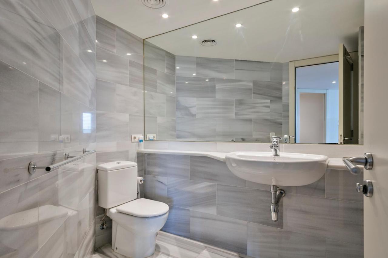 Alcam Llum Deluxe Apartment Barcelona Exterior photo