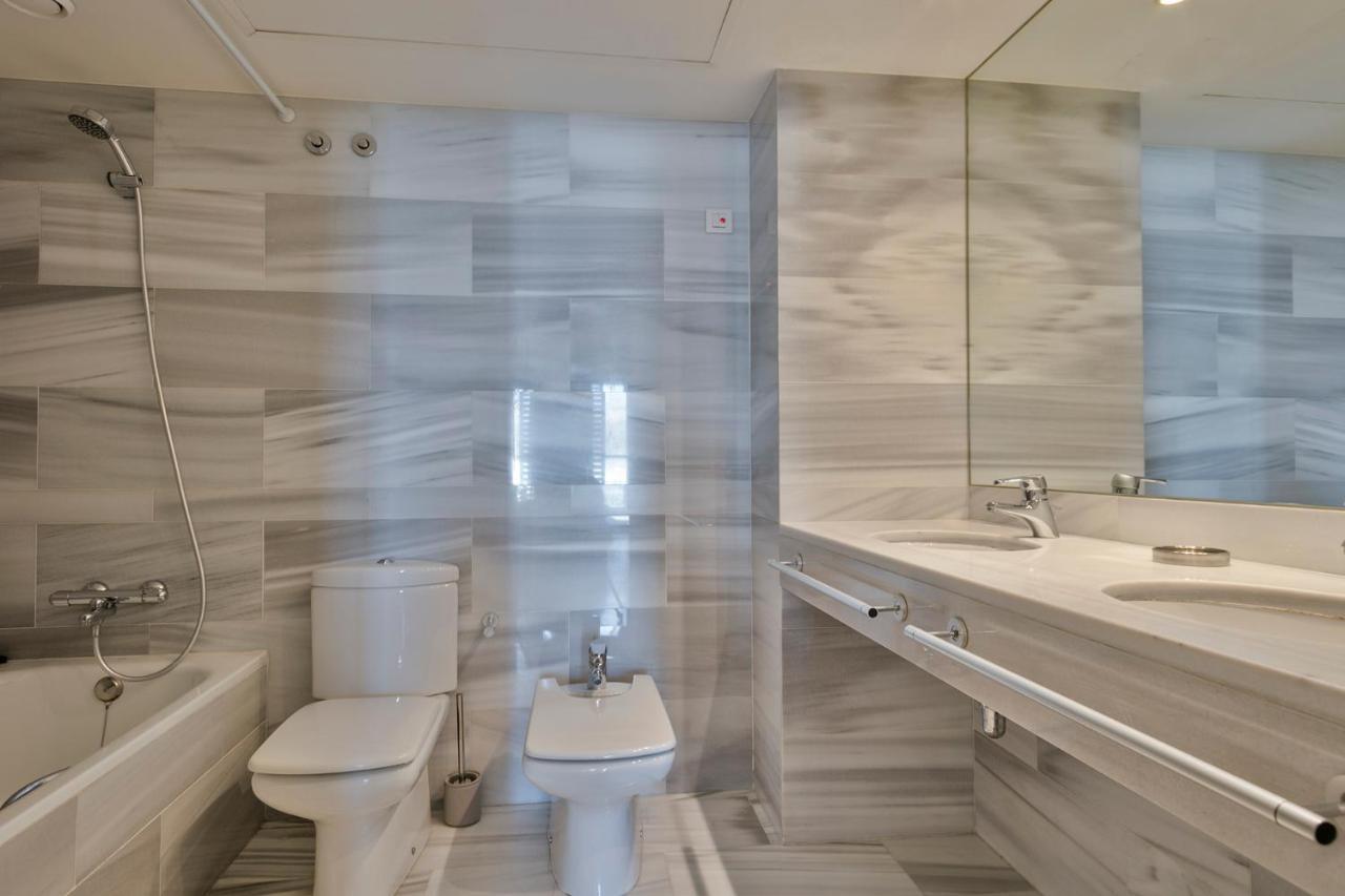 Alcam Llum Deluxe Apartment Barcelona Exterior photo